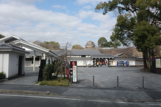 熊本城観光に便利 熊本駅始発 終点の熊本城周遊バス しろめぐりん