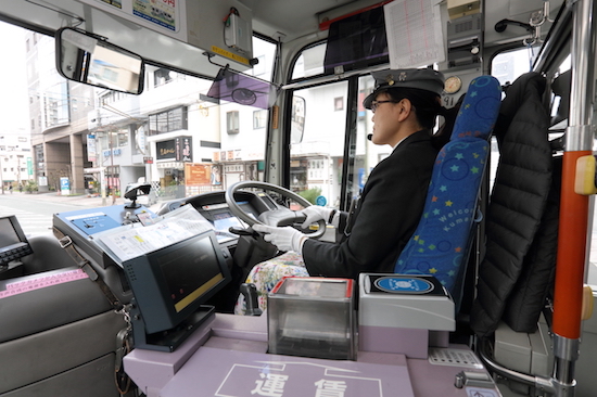 熊本城観光に便利 熊本駅始発 終点の熊本城周遊バス しろめぐりん