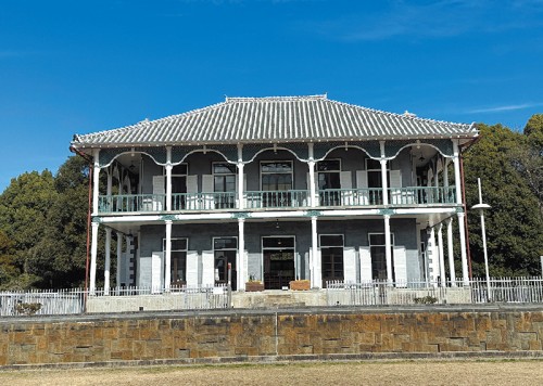鉛筆画(熊本洋学校教師館・ジェーンズ邸）A4サイズ 熊本洋学校教師館 ジェーンズ邸🎄｜Desert Rose